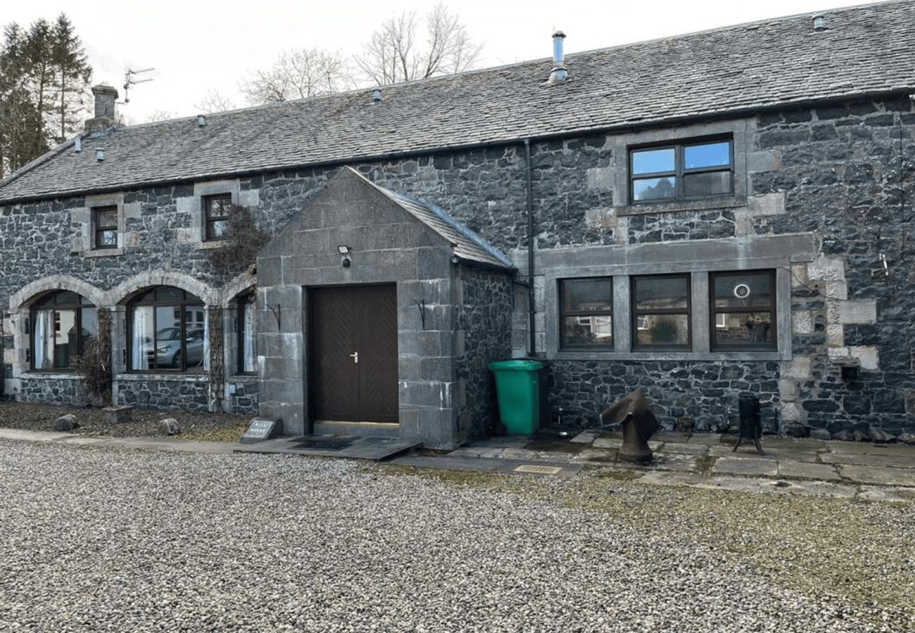 House in Cupar - 6 Bed & 6 Bath House | Falfield
