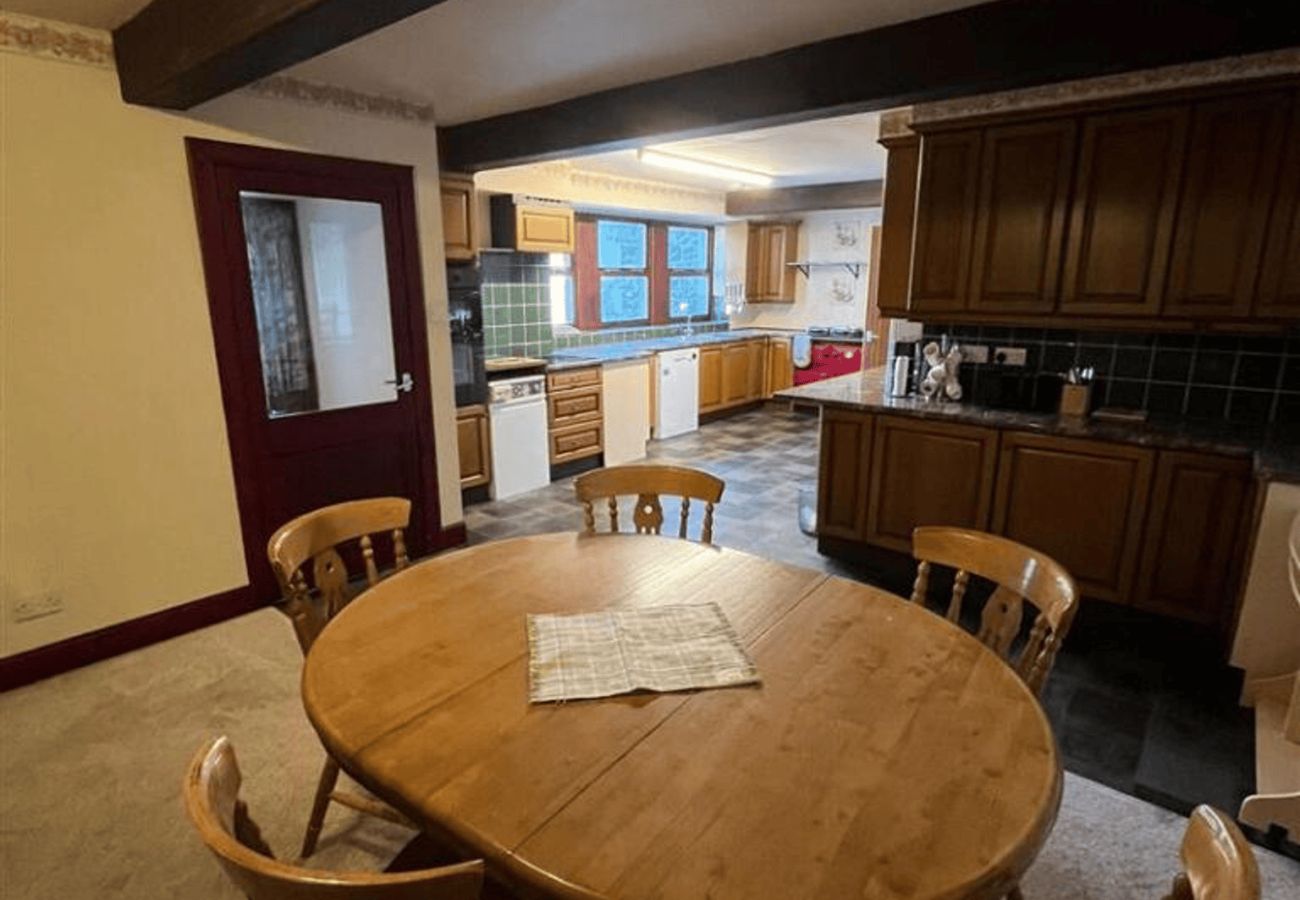 House in Cupar - 6 Bed & 6 Bath House | Falfield