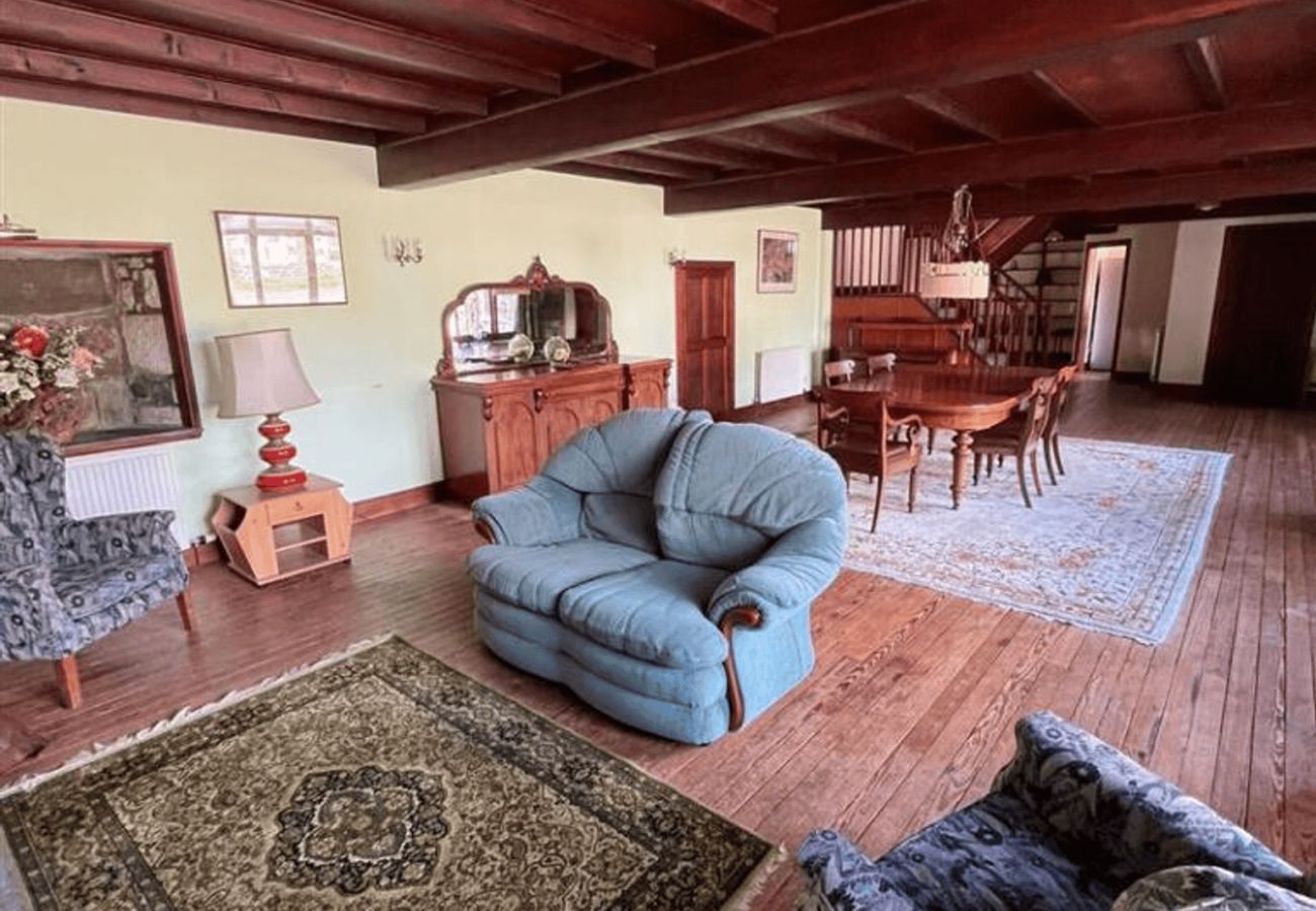 House in Cupar - 6 Bed & 6 Bath House | Falfield