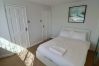 House in Ascot - 3 Bed Home with Driveway | Ascot