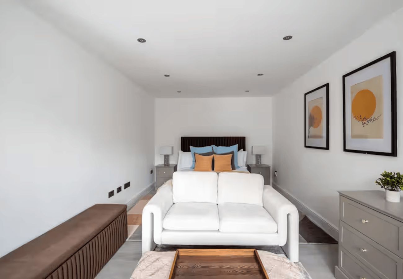 House in Taplow - Spacious New 5-Bed Home in Taplow