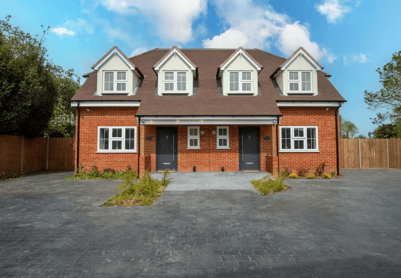 House in Taplow - Spacious New 5-Bed Home in Taplow