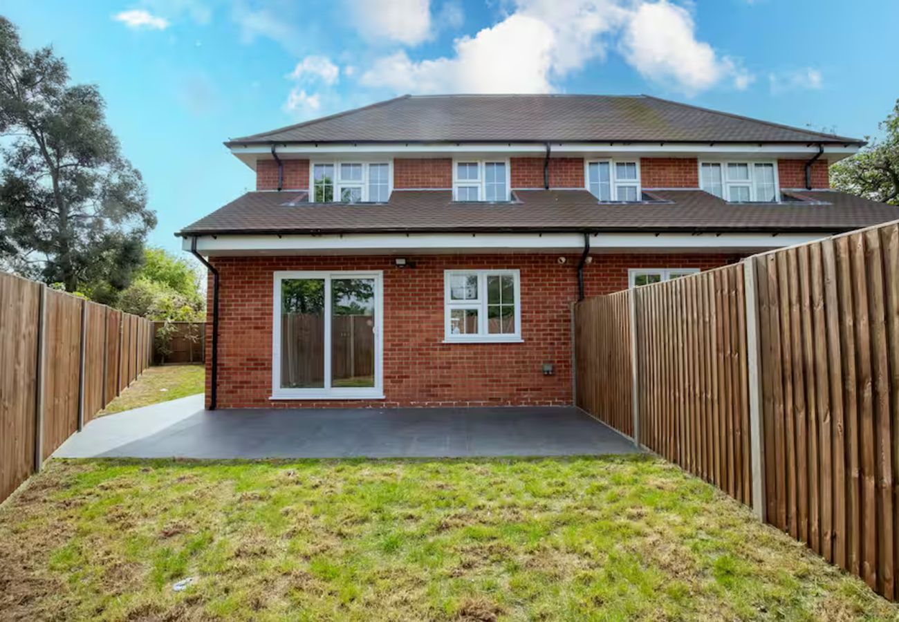 House in Taplow - Spacious New 5-Bed Home in Taplow