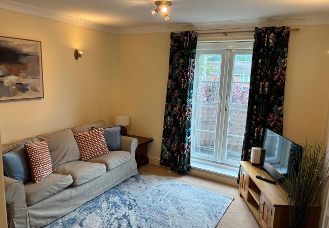 Apartment in Ascot - Spacious 2 Bedroom Apartment | Ascot