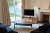 House in Chichester - 5-Bed Home Chichester | Parking, Ensuite & Garden
