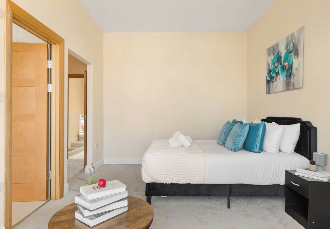 House in Ascot - Luxury House Located Near Ascot Racecourse