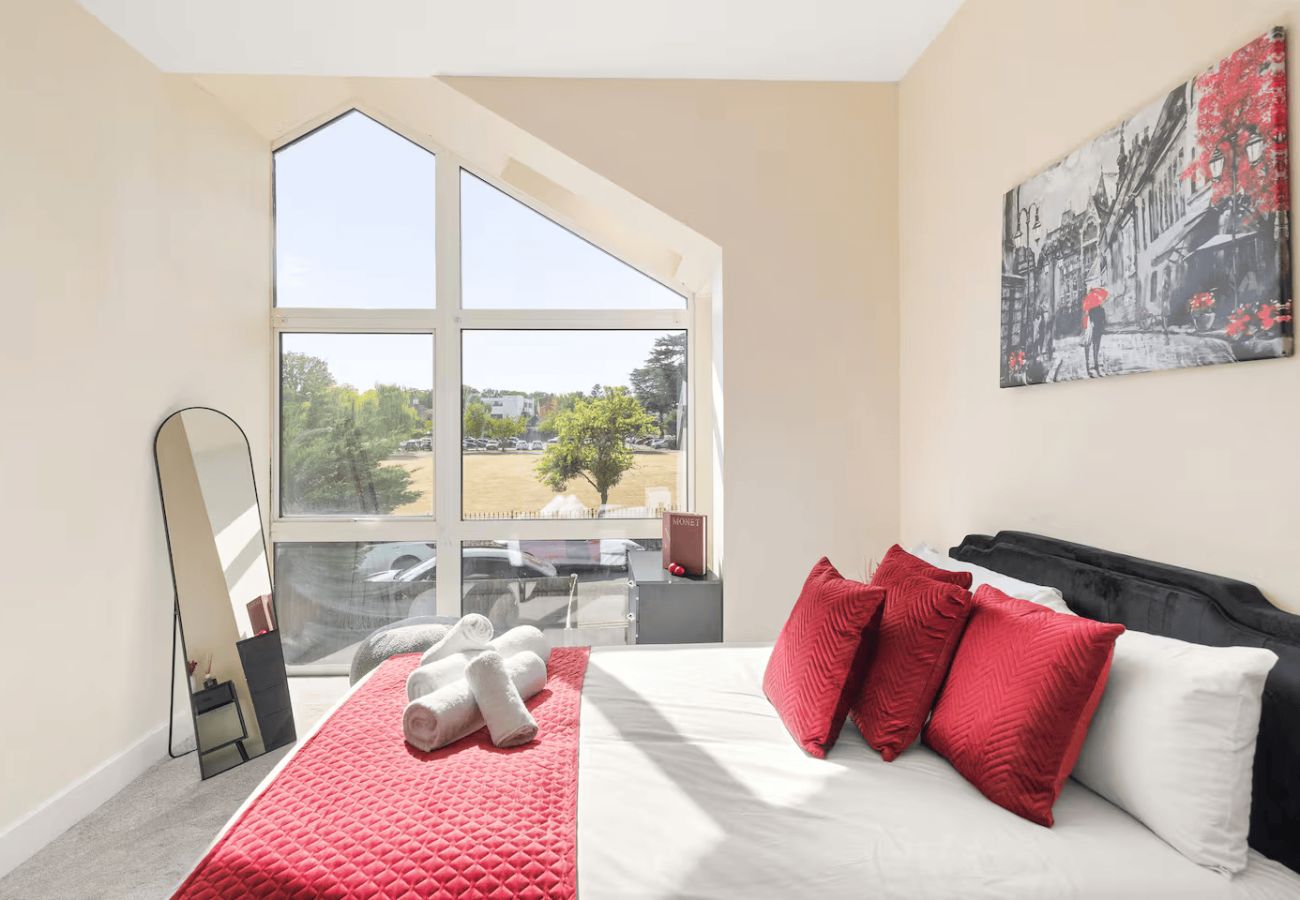 House in Ascot - Luxury House Located Near Ascot Racecourse