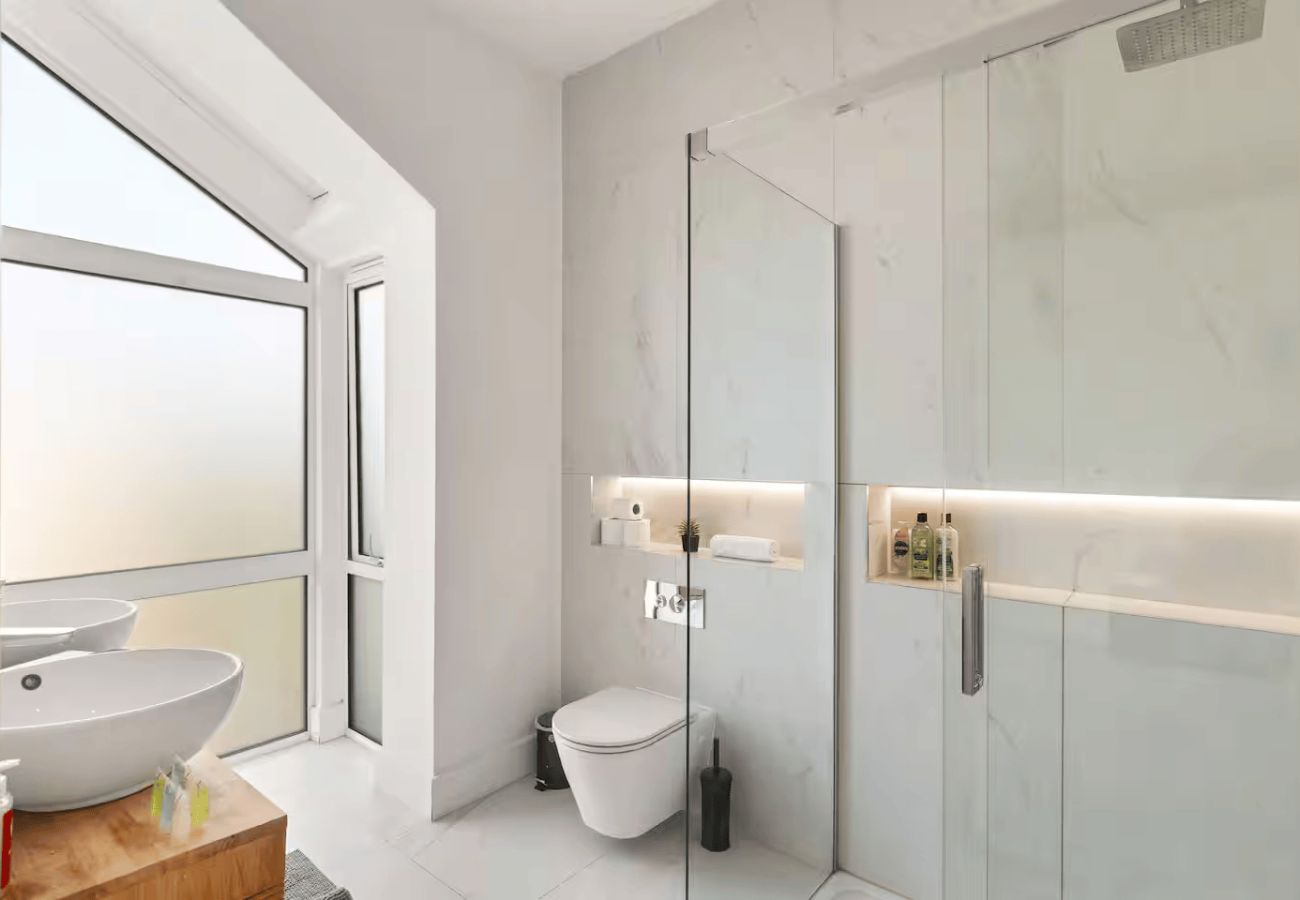 House in Ascot - Luxury House Located Near Ascot Racecourse
