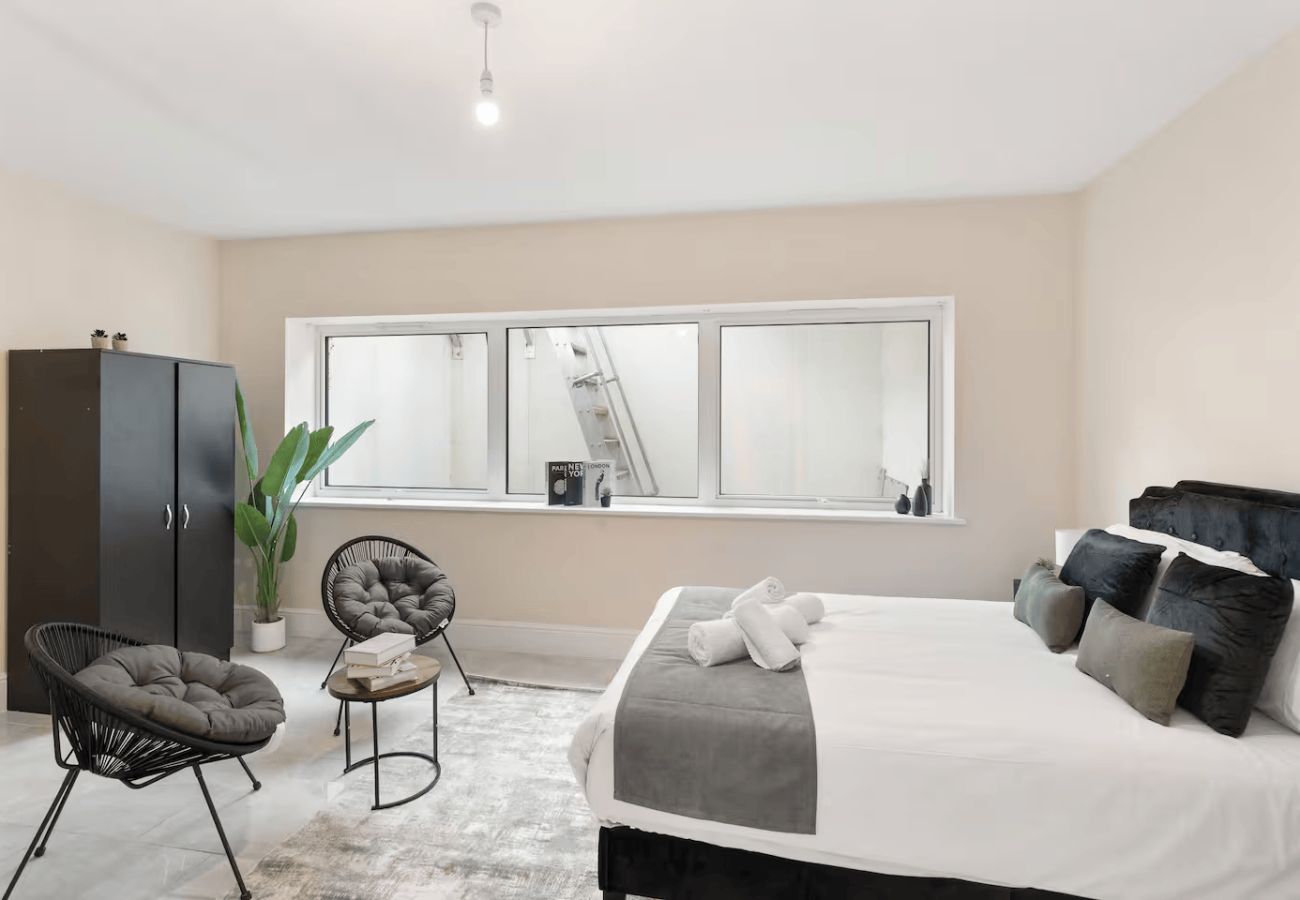 House in Ascot - Luxury House Located Near Ascot Racecourse