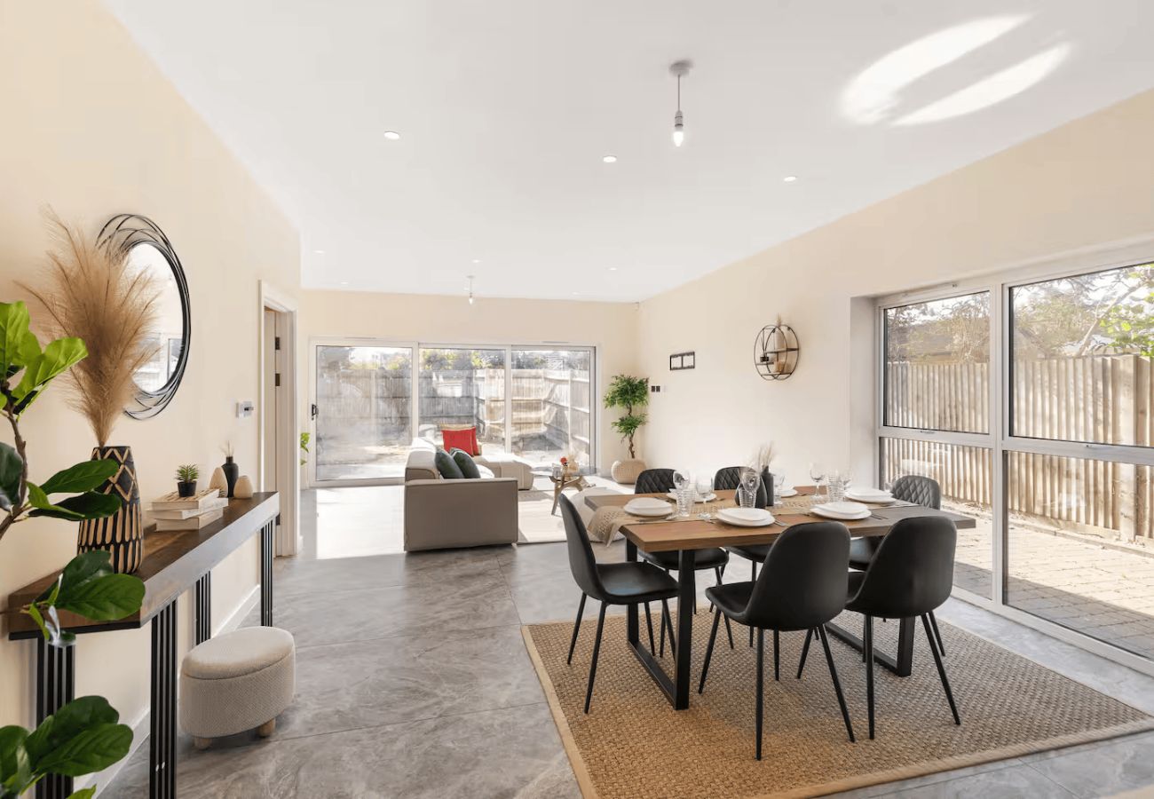 House in Ascot - Luxury House Located Near Ascot Racecourse